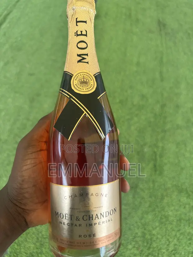 Moët & Chandon Champagne - 1