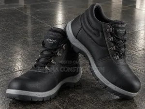 Steel Toe Safety Boots for Construction & Industrial Use