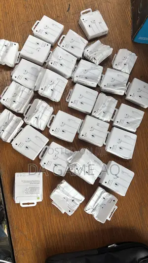 Apple EarPods (Lightning & USB-C)