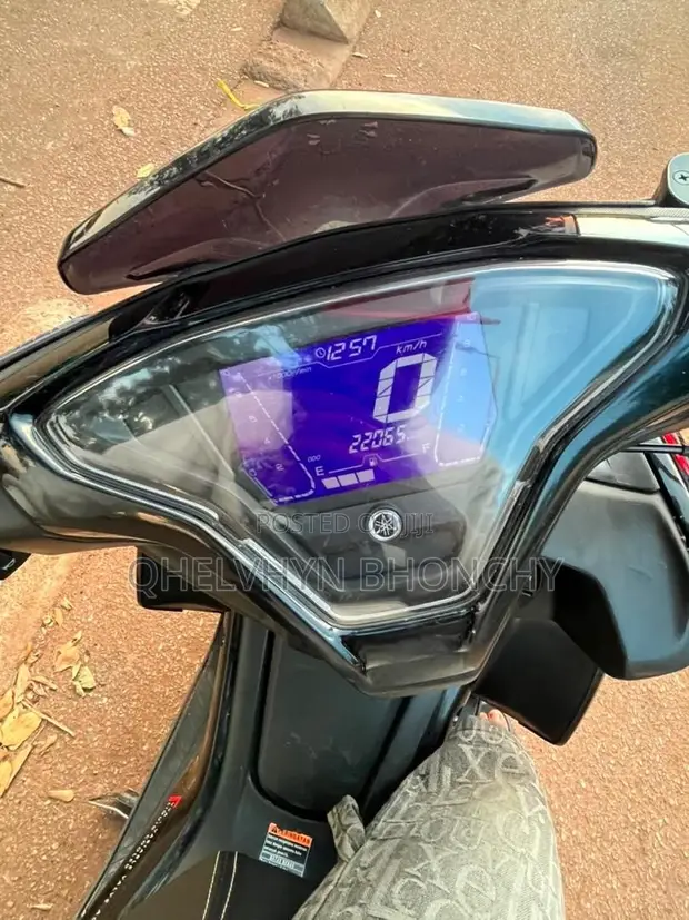 Yamaha Aerox 2022 Gray - 1