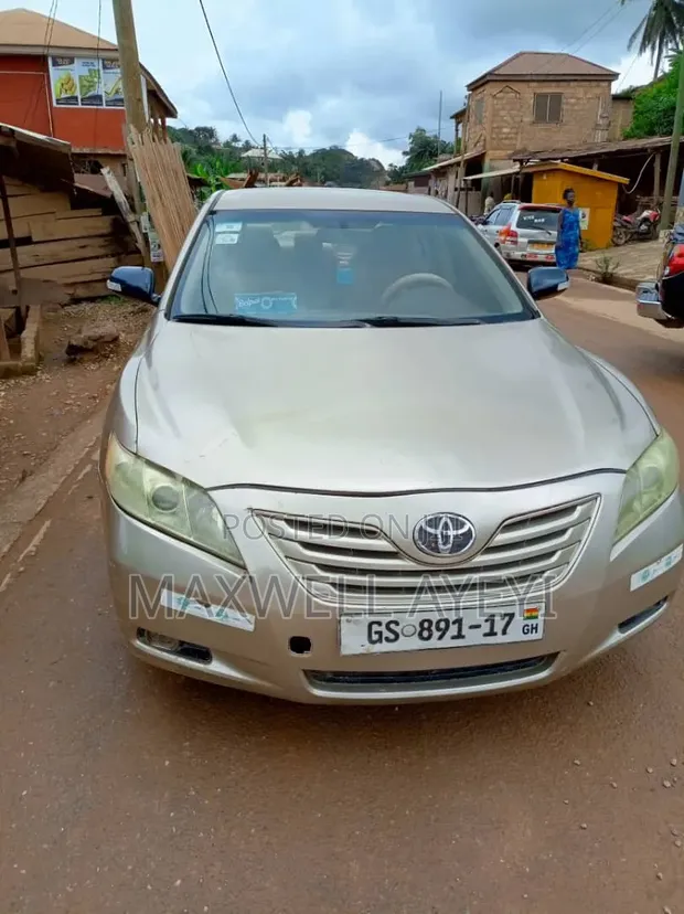 2010 Toyota Camry Base Sedan - 1
