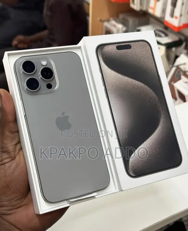 Apple iPhone 15 Pro Max 256GB Silver - 1