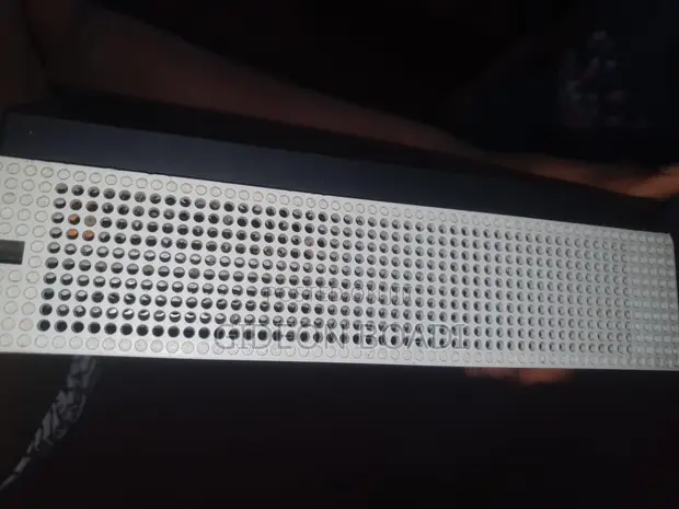 Microsoft Xbox One S 500GB - 1