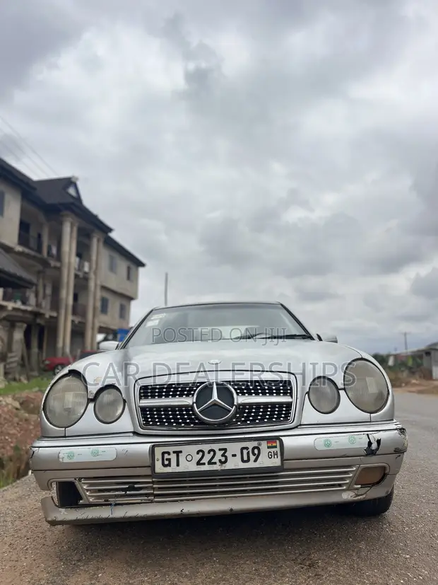 Mercedes-Benz E200 2004 Beige - 1