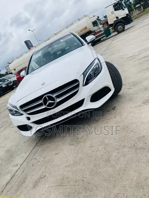 2017 Mercedes-Benz C300 Base 4Matic Sedan AWD White
