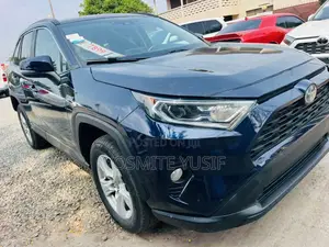 2021 Toyota RAV4 XLE Hybrid