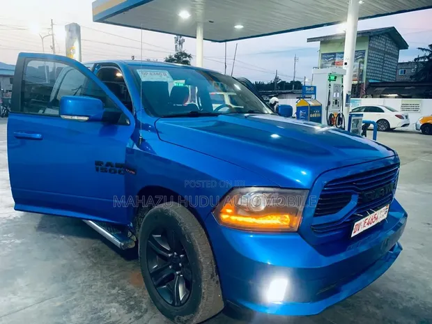 Dodge RAM 1500 5.7 Petrol AWD 2018 Blue - 1