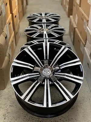 Land Cruiser Alloy Rim (18-inch)