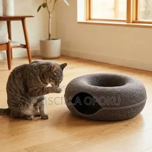Doughnut Bee Pet Bed