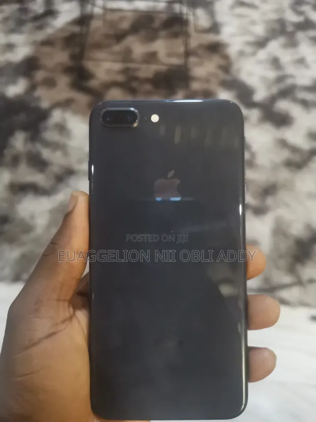 Apple iPhone 8 Plus 256GB Black - 1