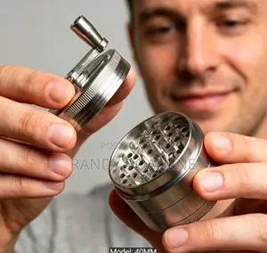 Brand New Metallic Weed/Tobacco Crusher