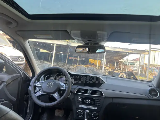 Mercedes-Benz C250 2013 Green - 1