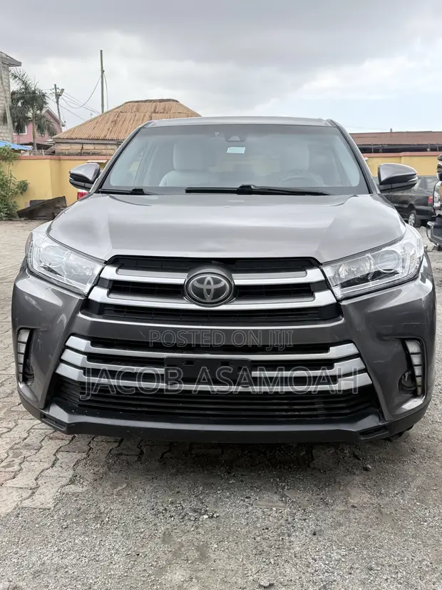 Toyota Highlander 2018 Gray - 1