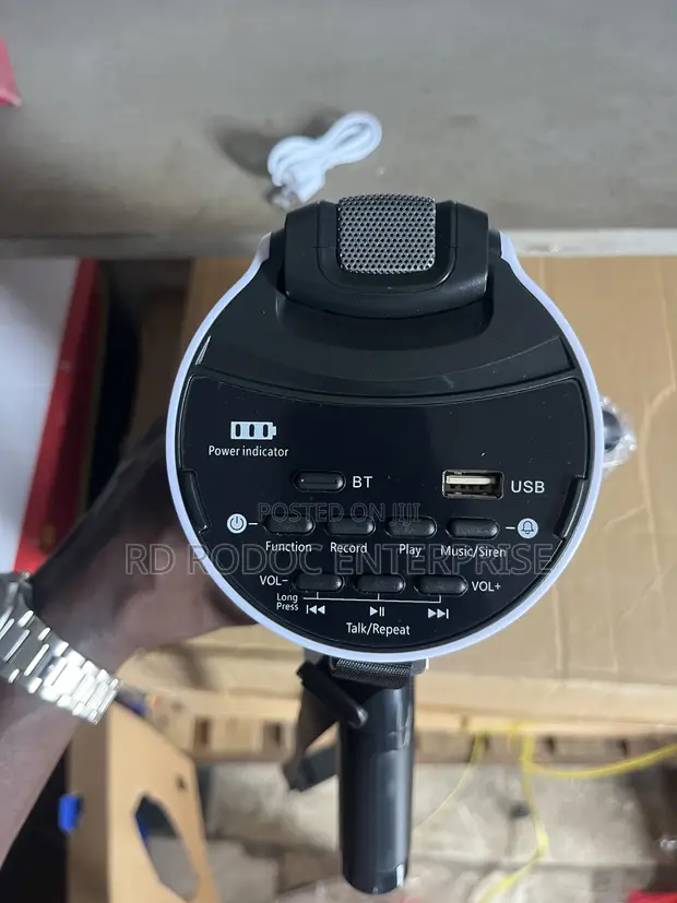 Mega Megaphone (7.4 Volt) - 1