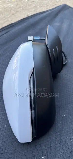 Honda Civic 2022 - Driving Lights, Electric Folding Mirrors