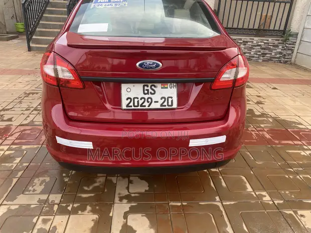 Ford Fiesta SE Sedan 2012 Red - 1