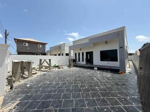 3 Bedroom House for Sale in Manet Junction, Spintex - 1