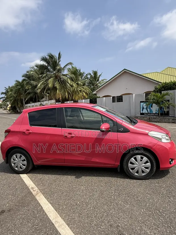 Toyota Vitz 1.3 FWD 3dr 2011 Pink - 1
