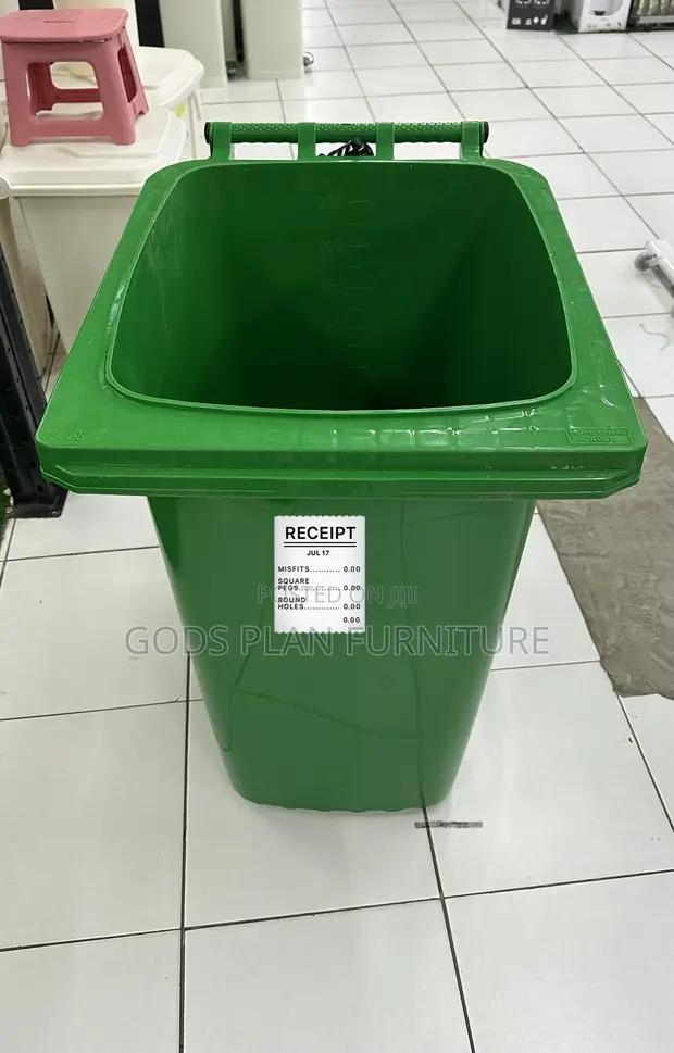 240L Plastic Dustbin/Trash Can - 1