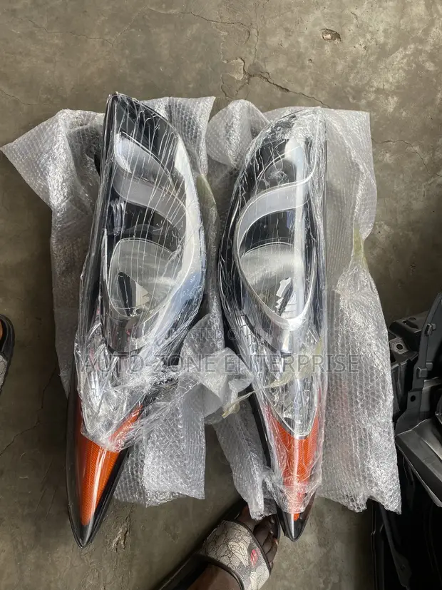 Hyundai Elantra Headlights Pair (2011-2013) - 1