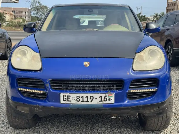 Porsche Cayenne S 2012 Blue - 1