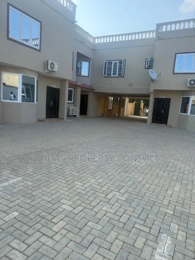 3-Bedroom Terrace Apartment for Sale in Celebrity Golf, Sakumono - 1