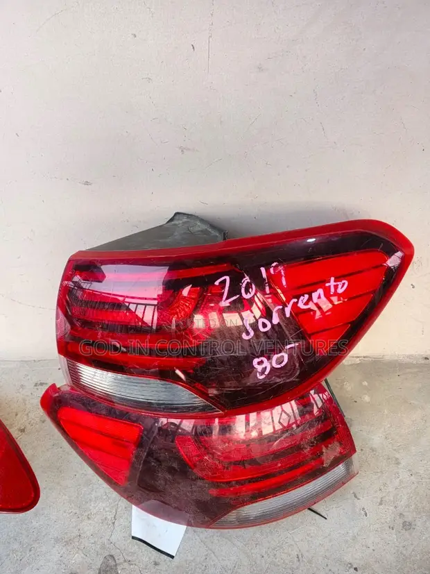 Kia Sorento 2019 Tail Light Pair - 1