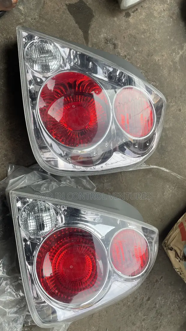Nissan Altima 2005 Tail Light Pair - 1
