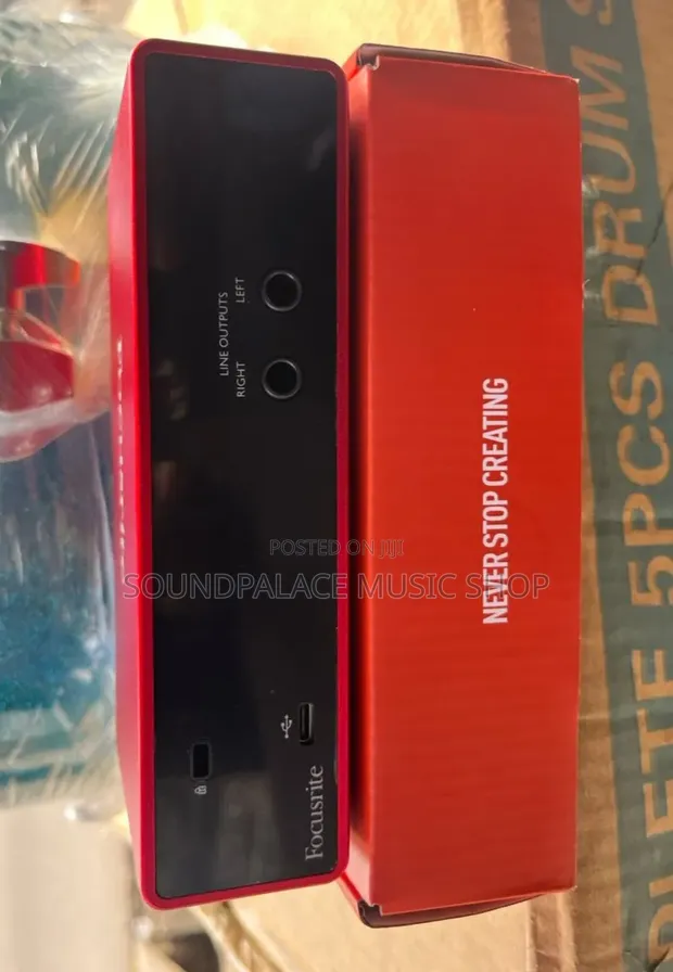 Focusrite Scarlett 2i2 3rd Gen USB Audio Interface - 1