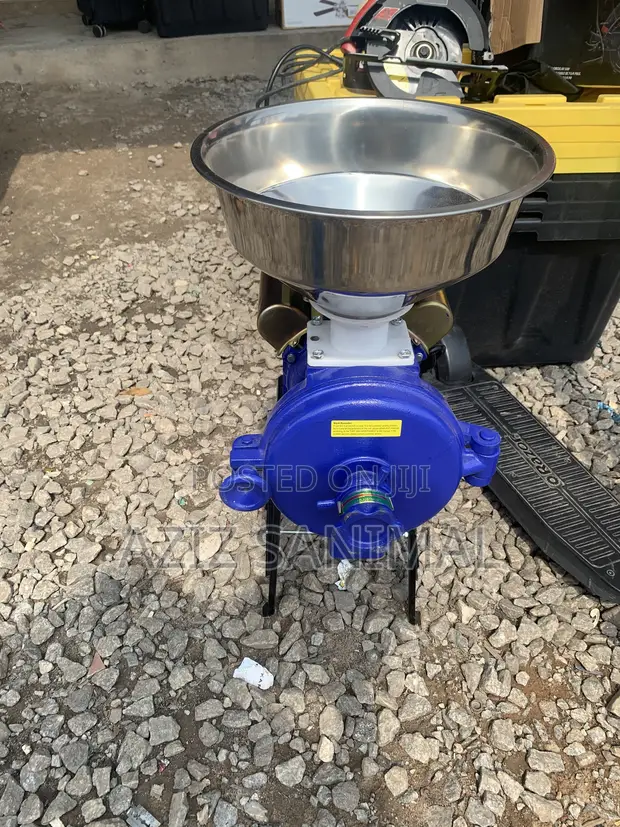 VEVOR 3000W Electric Commercial Grain Grinder - 1