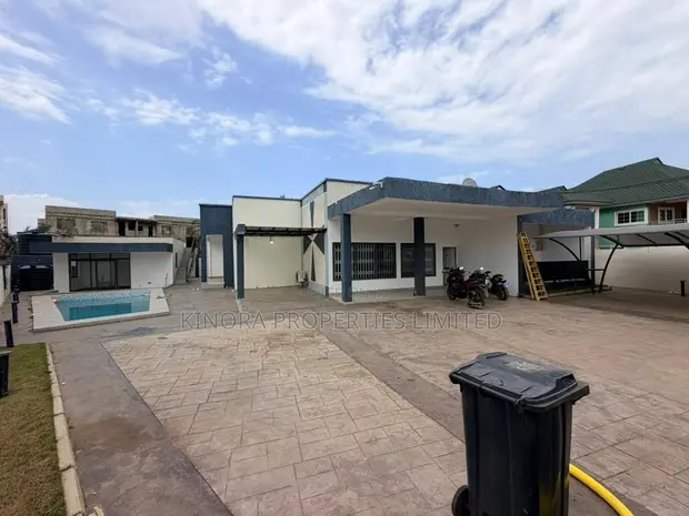 6-Bedroom Bungalow for Rent in Adjiriganor, East Legon - 1