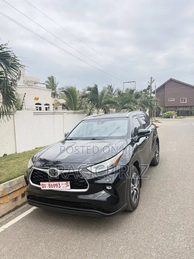 Toyota Highlander Limited AWD 2023 Black - 1
