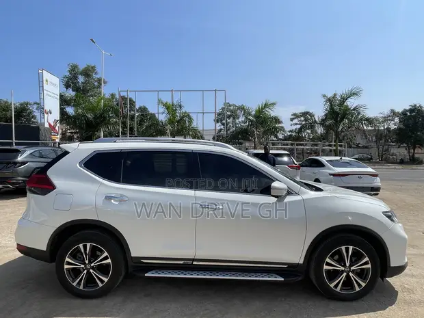 Nissan X-Trail 2.5 Petrol AWD 2019 White - 1