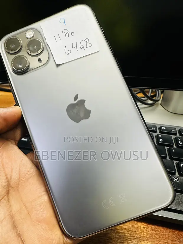 Apple iPhone 11 Pro 64GB Black - 1