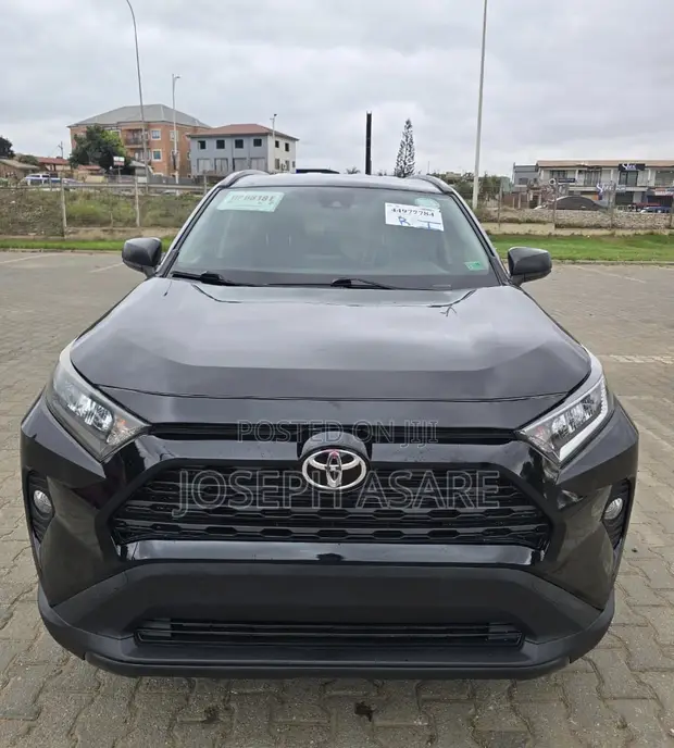 Toyota RAV4 LE AWD 2020 Black - 1