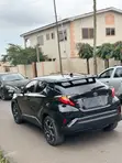 Toyota C-HR LE FWD 2019 Black - 4