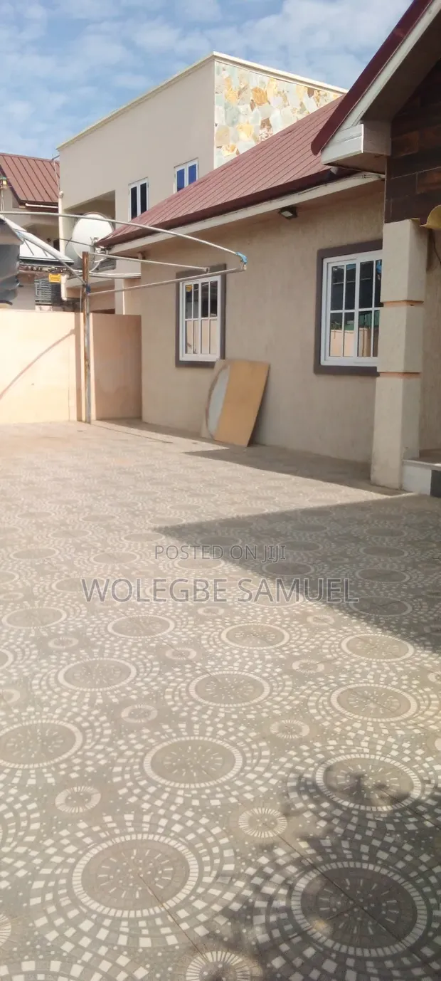 3 Bedroom House for Rent in Lashibi, Sakumono - 1