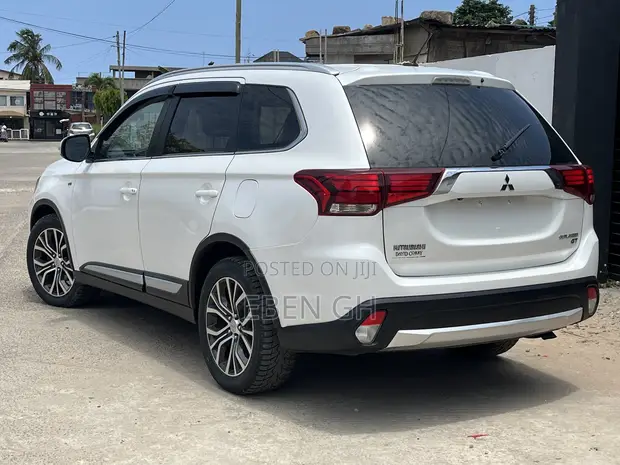 2015 Mitsubishi Outlander GT 3.0L V6 AWD White - 1