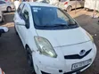 Toyota Vitz 1.0 FWD 3dr 2010 White - 2