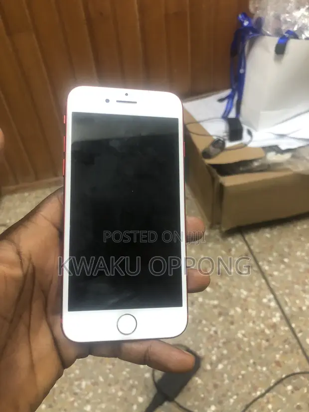 Apple iPhone 7 Plus 128GB Red - 1