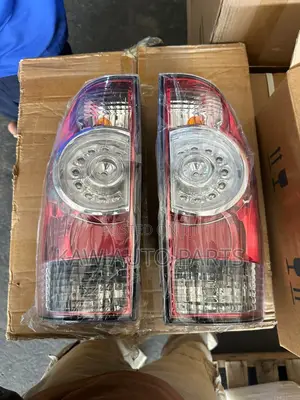 Toyota Tundra Taillight (2005-2010)