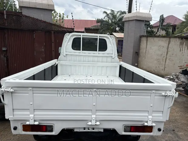 Suzuki Super Carry Mini Truck - 1