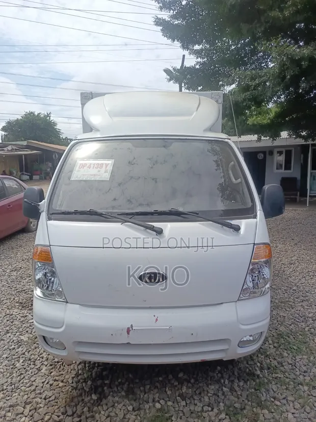 Kia Bongo 3 - 2011 White - 1