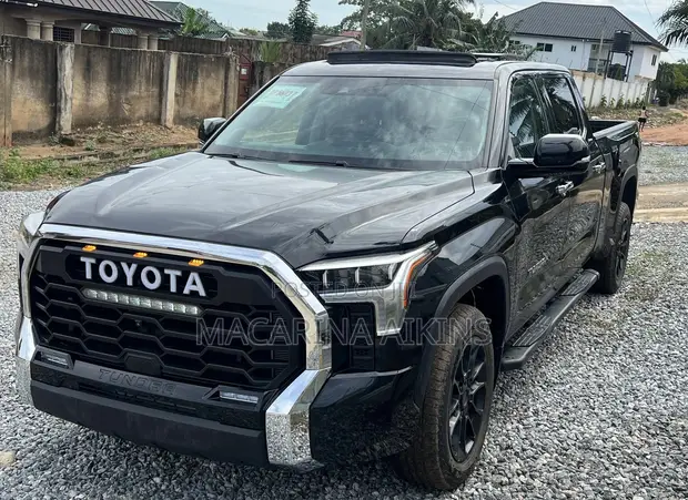 Toyota Tundra Limited 2022 Black - 1