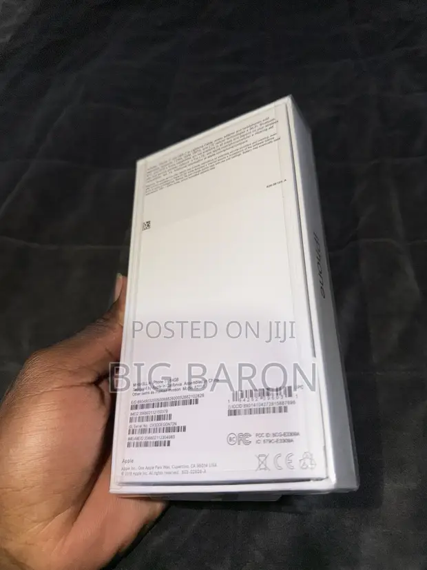 Apple iPhone 11 64GB Black (UK Used) - 1