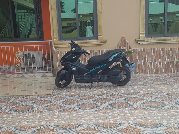 Yamaha Aerox 2022 Scooter - Black - 1