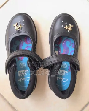 Brand New Clarks School Shoes (Girls, Size 29)