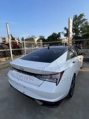 2023 Hyundai Elantra Limited - White
