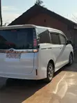 Toyota Voxy V 2WD 8-Seater 2015 White - 5