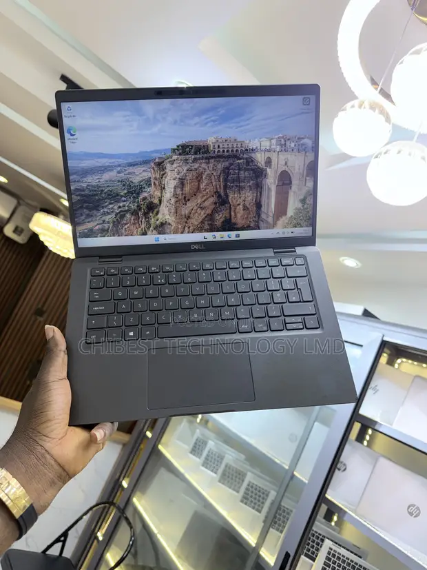 Dell Latitude 7420 Laptop - Core i7, 32GB RAM, 512GB SSD - 1